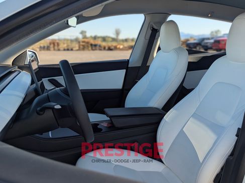 Used 2021 Tesla Model Y Long Range AWD/4WD image 25