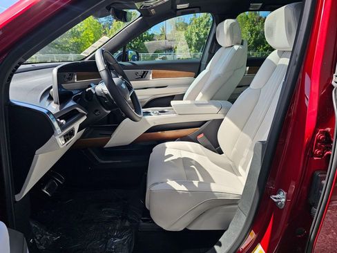 New 2026 Cadillac Vistiq Luxury AWD/4WD image 24