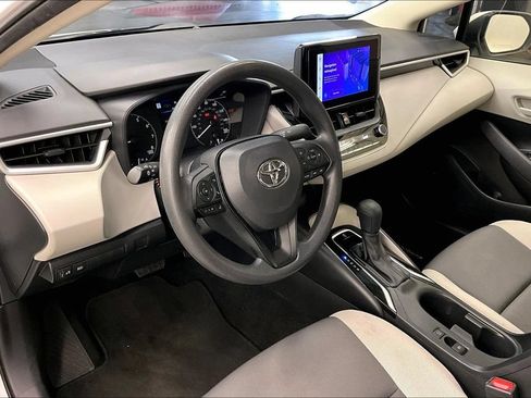 Used 2025 Toyota Corolla LE FWD image 13
