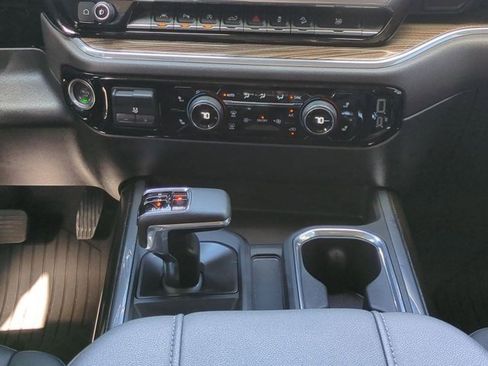 Used 2024 Chevrolet Silverado 1500 LT Trail Boss w/ LT Trail Boss Premium Package image 18