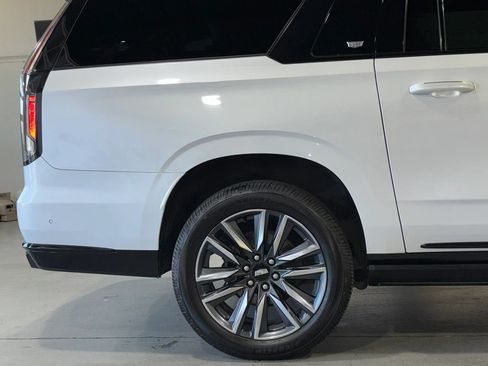 Used 2021 Cadillac Escalade ESV Sport w/ Driver Assist Tech Package AWD/4WD image 36