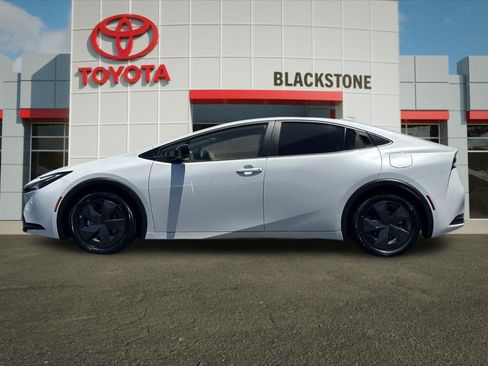 Certified 2024 Toyota Prius LE FWD image 6
