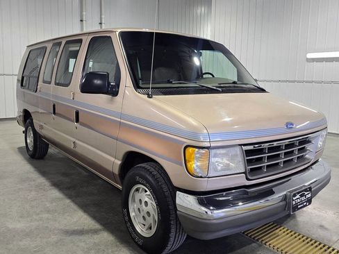Used 1993 Ford E-150 and Econoline 150 image 4