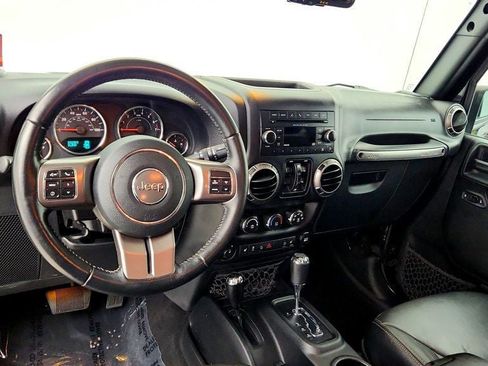 Used 2018 Jeep Wrangler Unlimited Sahara AWD/4WD image 11