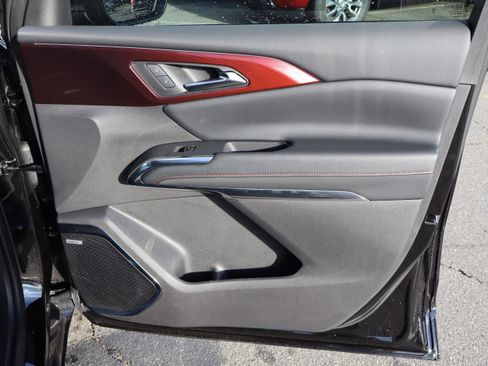 Used 2026 Chevrolet Traverse RS image 39