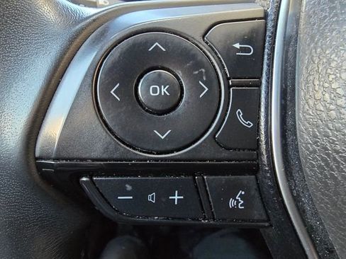 Used 2022 Toyota Venza XLE image 53