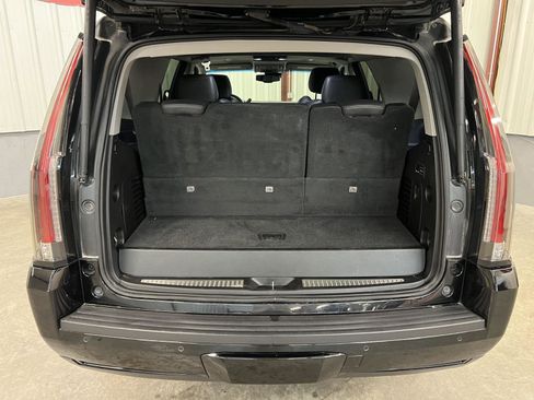 Used 2015 Cadillac Escalade Premium image 39