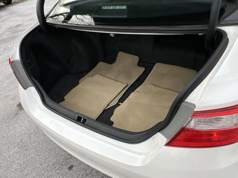 Used 2015 Toyota Camry LE image 21