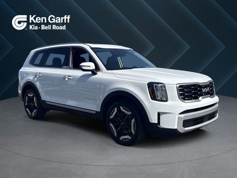 Used 2025 Kia Telluride S FWD image 1