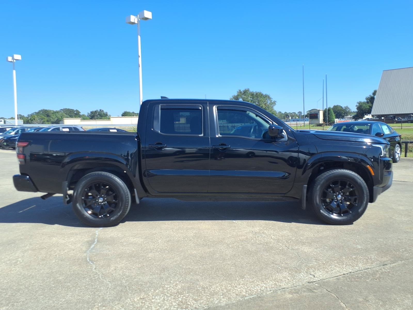Used 2024 Nissan Frontier SV w/ Technology Package RWD image 7