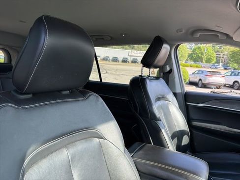 Used 2022 Jeep Grand Cherokee L Limited AWD/4WD image 13