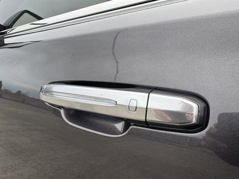 Used 2016 Cadillac Escalade ESV Platinum image 13