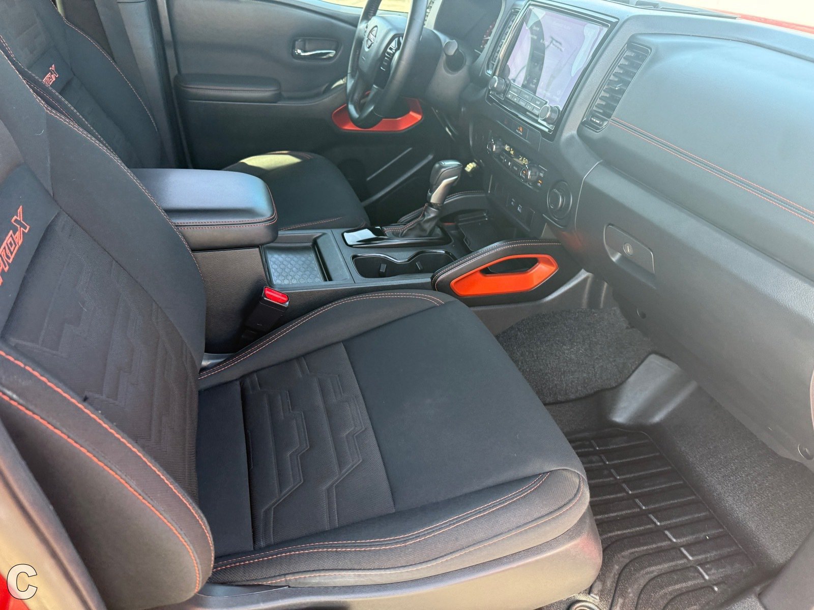 Used 2022 Nissan Frontier Pro-X RWD image 9