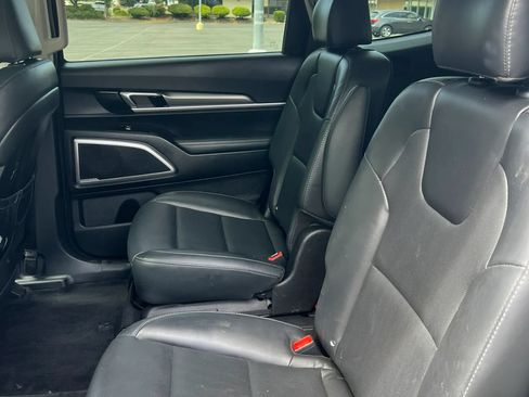 Used 2020 Kia Telluride S FWD image 17