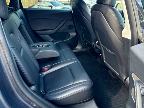 Used 2022 Tesla Model Y Performance image 32