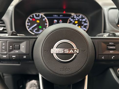 Used 2022 Nissan Rogue S image 15