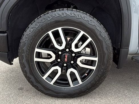 Used 2025 GMC Sierra 1500 AT4 w/ AT4 Premium Package AWD/4WD image 35