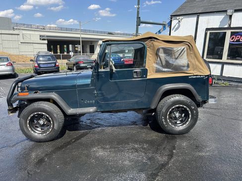 Used 1993 Jeep Wrangler Base 2dr 4WD SUV image 24