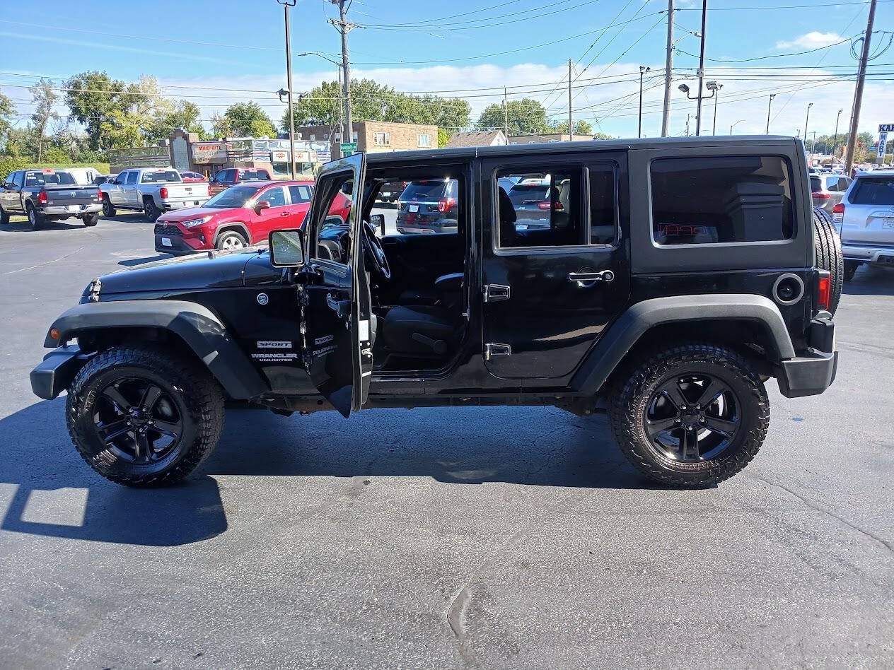 Used 2017 Jeep Wrangler Unlimited Sport w/ Quick Order Package 24S AWD/4WD image 2