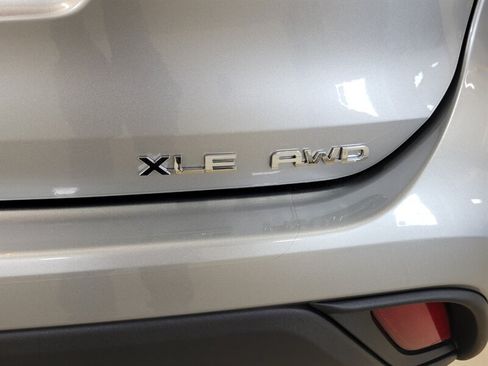 Used 2021 Toyota Highlander XLE AWD/4WD image 64