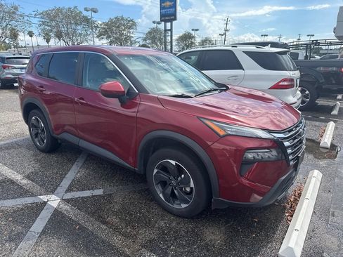 Used 2025 Nissan Rogue SV AWD/4WD image 7