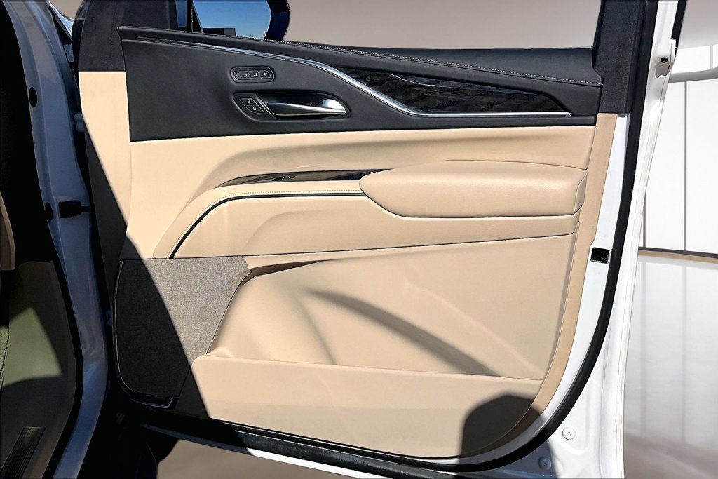 Used 2023 Cadillac Escalade ESV Premium Luxury w/ LPO, Floor Liner Package AWD/4WD image 19