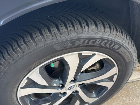 Used 2022 Subaru Outback Touring w/ Tech Package 2 image 7