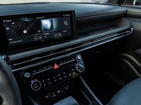 Certified 2025 Hyundai Santa Cruz Limited image 15