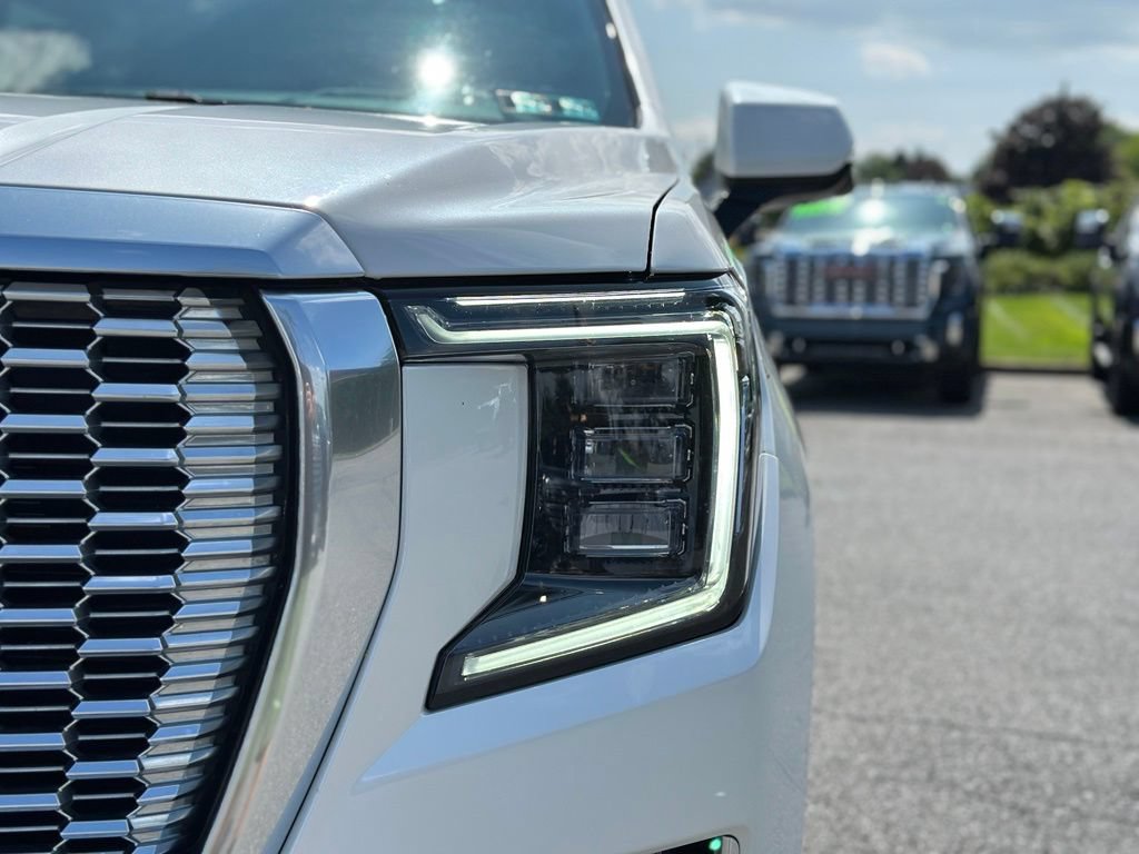 Certified 2021 GMC Yukon XL Denali w/ Denali Ultimate Package AWD/4WD image 44