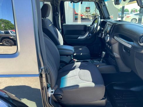 Used 2014 Jeep Wrangler Sahara w/ Connectivity Group AWD/4WD image 12