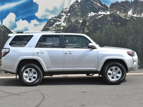 Certified 2024 Toyota 4Runner SR5 Premium w/ Moonroof Package AWD/4WD image 2
