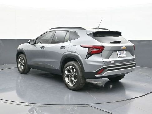 New 2026 Chevrolet Trax LT w/ Driver Confidence Package FWD image 7