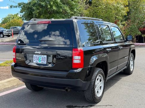 Used 2017 Jeep Patriot Sport AWD/4WD image 7