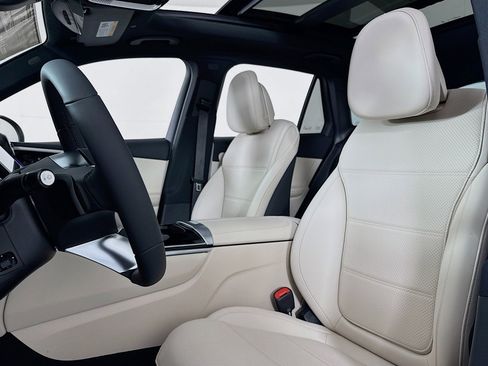 New 2026 Mercedes-Benz GLC 300 4MATIC image 16