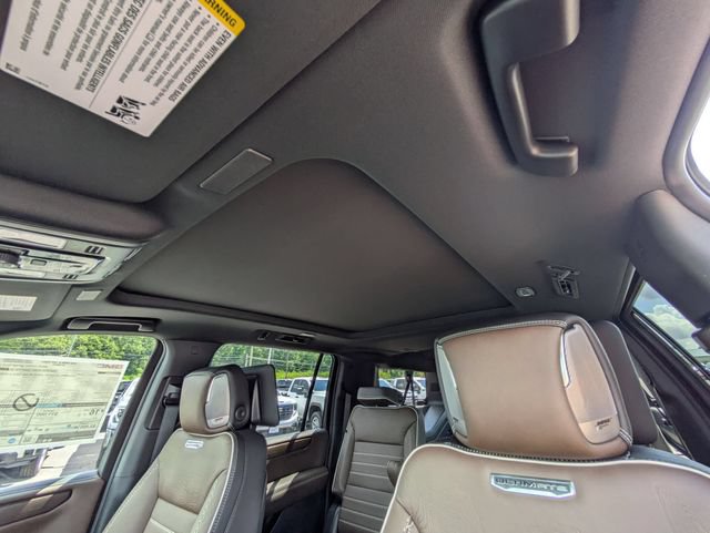 New 2026 GMC Yukon XL Denali Ultimate w/ LPO, Floor Liner Package AWD/4WD image 26