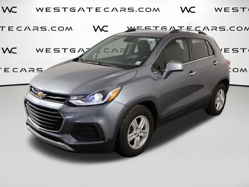 Used 2019 Chevrolet Trax LT w/ LT Convenience Package FWD image 1