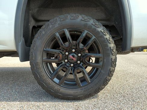 Used 2017 GMC Sierra 1500 SLE w/ SLE Value Package image 13