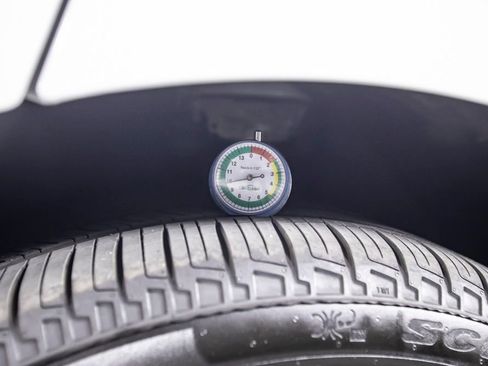 Used 2025 Land Rover Range Rover Sport SE AWD/4WD image 43
