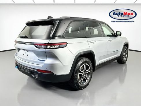 Used 2023 Jeep Grand Cherokee Trailhawk AWD/4WD image 2