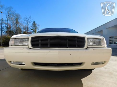 Used 2002 Cadillac Eldorado Collector's Edition image 3
