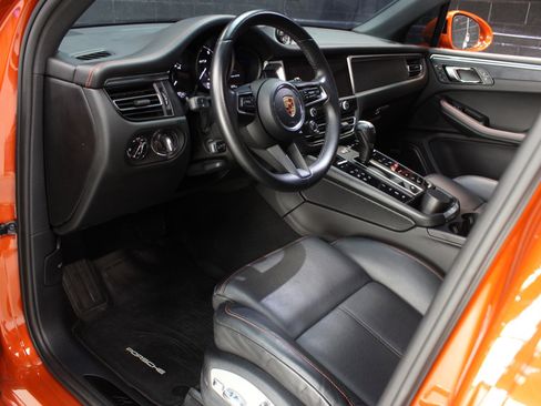 Used 2023 Porsche Macan GTS w/ Premium Package Plus image 35