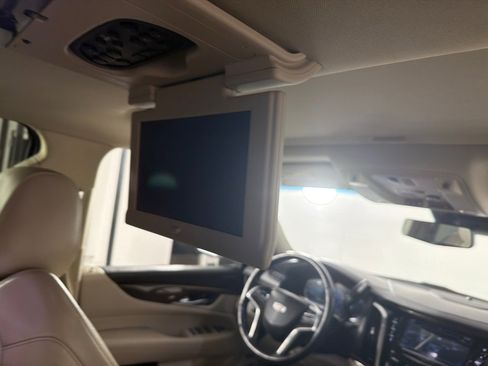 Used 2019 Cadillac Escalade Luxury AWD/4WD image 29
