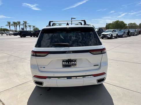 Used 2023 Jeep Grand Cherokee Overland w/ Luxury Tech Group IV AWD/4WD image 7