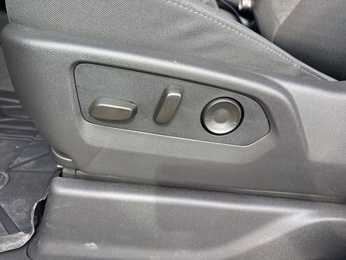 Used 2026 Chevrolet Silverado 1500 Custom RWD image 10