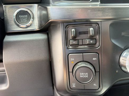 Used 2024 Ford F250 Lariat w/ Sport Appearance Package AWD/4WD image 24