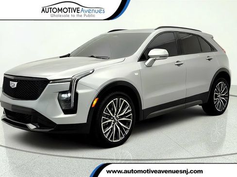 Used 2024 Cadillac XT4 Sport FWD image 1