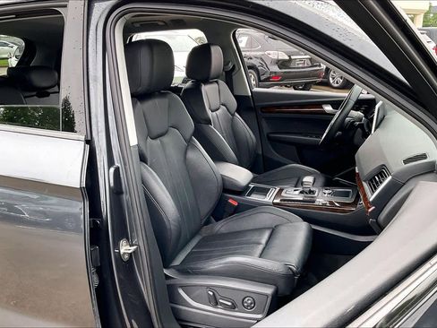 Used 2018 Audi Q5 2.0T Premium Plus w/ Premium Plus Package AWD/4WD image 8
