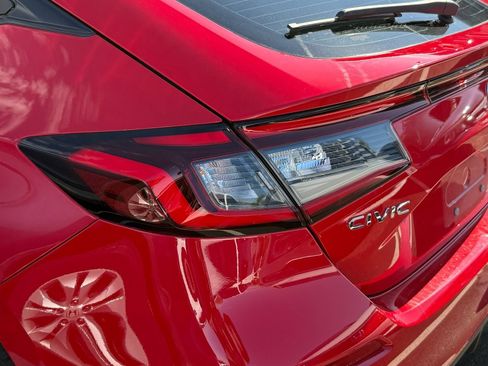 Used 2024 Honda Civic Sport image 9
