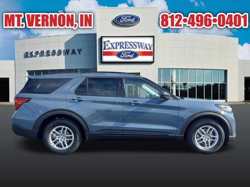 New 2026 Ford Explorer Active RWD image 5