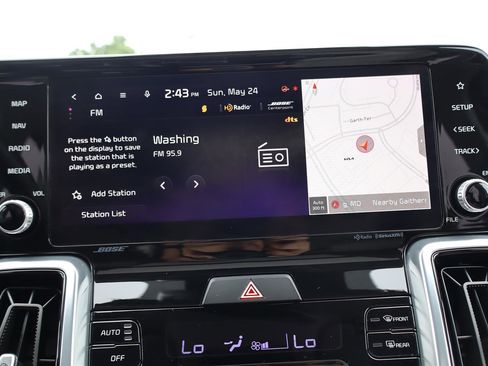 Certified 2023 Kia Sorento SX Prestige w/ Panoramic Sunroof Package AWD/4WD image 19